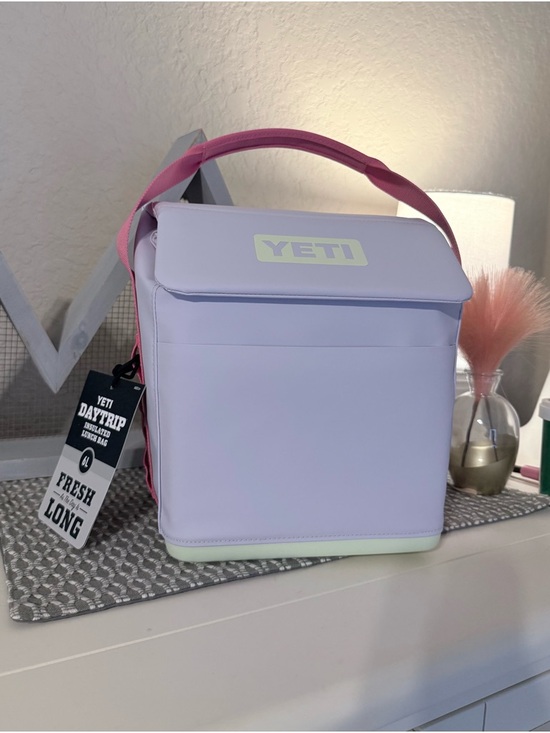 Yeti Handbags - NWT Yeti Daytrip Soft Cooler 6L, Lunch Bag, 1 LEFT!